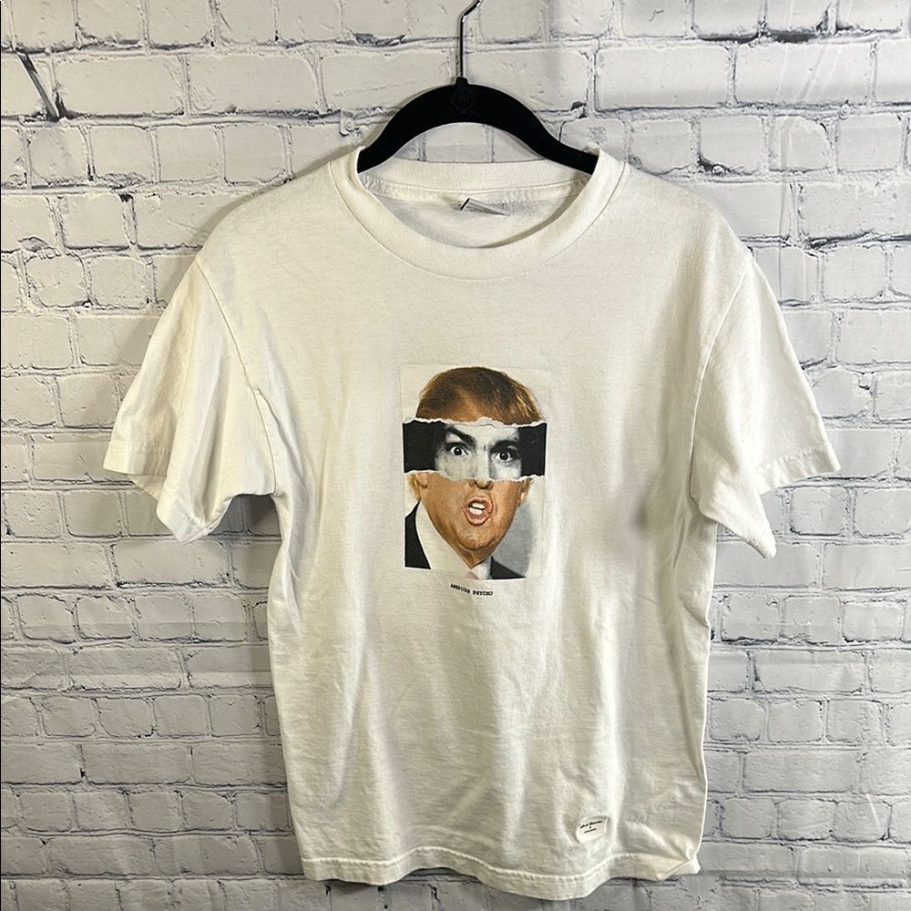 ✨ 40 & Shorties Donald Trump T-Shirt - Size Small